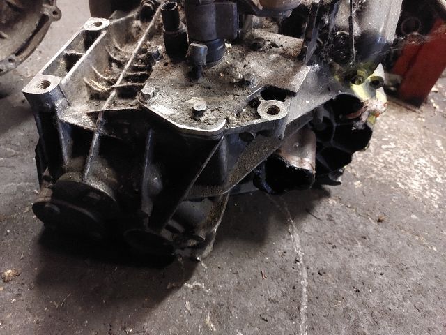 bontott FORD FOCUS II Váltó (Mechanikus)