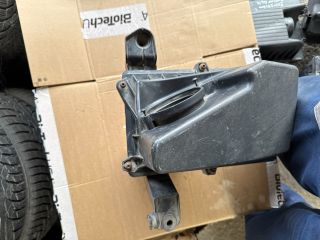 bontott FORD FOCUS II Légszűrő Ház