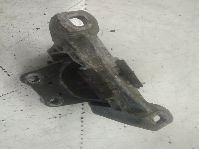 bontott FORD FOCUS II Motor Tartó Bak (Fém)