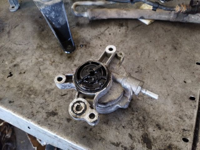 bontott FORD FOCUS II Vákumpumpa