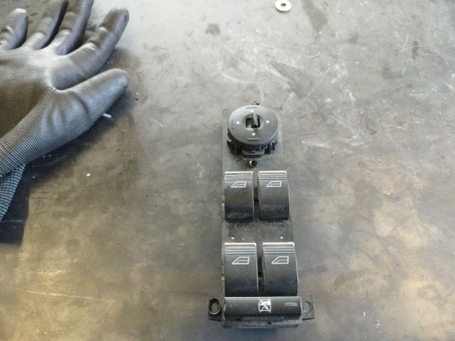 bontott FORD FOCUS II Ablakemelő és Tükör Kapcsoló