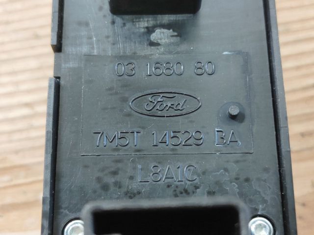 bontott FORD FOCUS II Ablakemelő és Tükör Kapcsoló