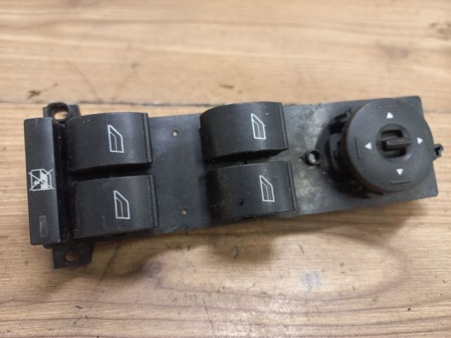 bontott FORD FOCUS II Ablakemelő és Tükör Kapcsoló