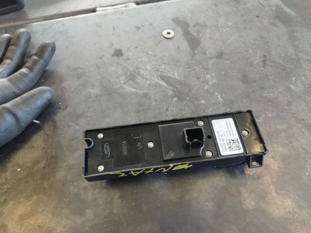 bontott FORD FOCUS II Ablakemelő és Tükör Kapcsoló