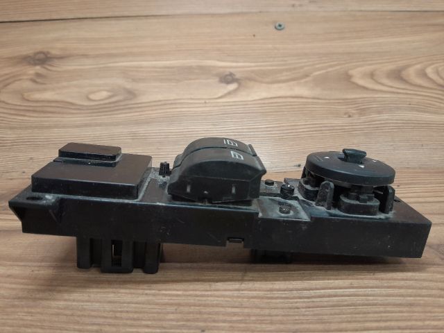 bontott FORD FOCUS II Ablakemelő és Tükör Kapcsoló