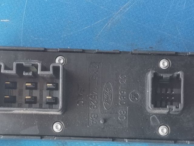 bontott FORD FOCUS II Ablakemelő és Tükör Kapcsoló