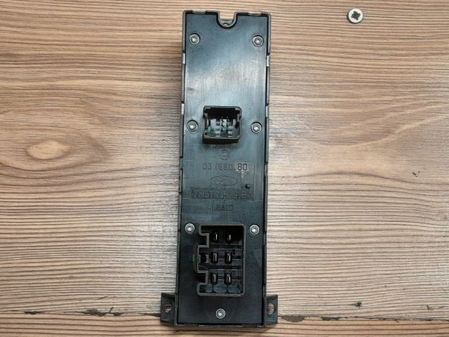 bontott FORD FOCUS II Ablakemelő és Tükör Kapcsoló