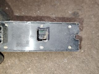 bontott FORD FOCUS II Ablakemelő Kapcsoló Négyes / Kettes