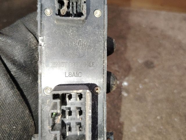 bontott FORD FOCUS II Ablakemelő Kapcsoló Négyes / Kettes