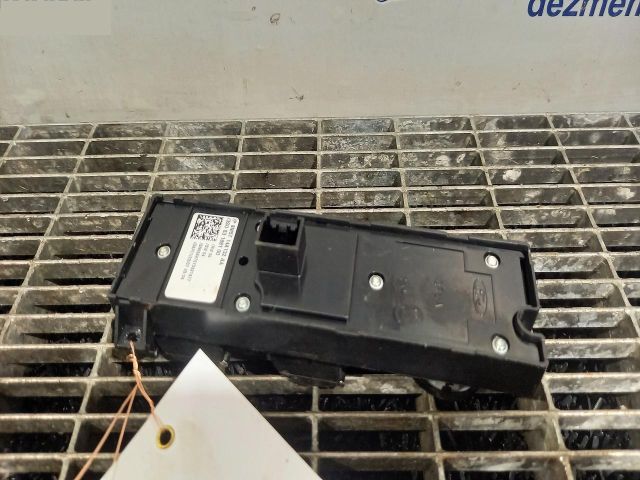 bontott FORD FOCUS II Ablakemelő Kapcsoló Négyes / Kettes