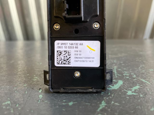 bontott FORD FOCUS II Ablakemelő Kapcsoló Négyes / Kettes