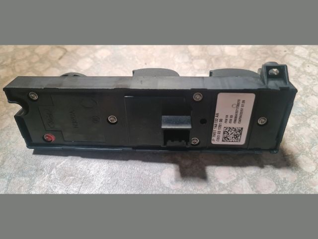 bontott FORD FOCUS II Ablakemelő Kapcsoló Négyes / Kettes