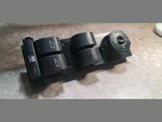 bontott FORD FOCUS II Ablakemelő Kapcsoló Négyes / Kettes