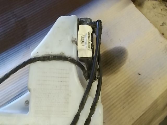 bontott FORD FOCUS II Ablakmosó Tartály