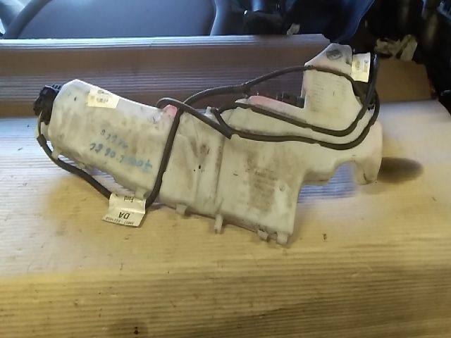 bontott FORD FOCUS II Ablakmosó Tartály