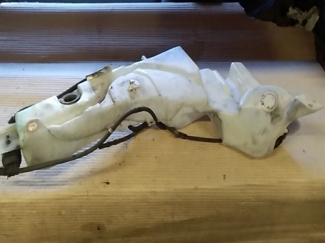 bontott FORD FOCUS II Ablakmosó Tartály