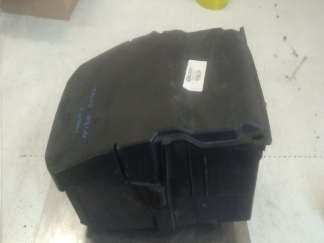 bontott FORD FOCUS II Akkumulátor Tartó