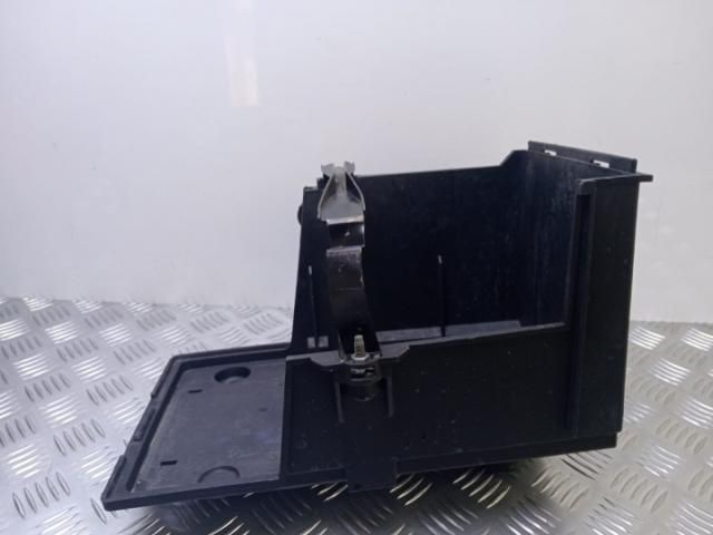 bontott FORD FOCUS II Akkumulátor Tartó