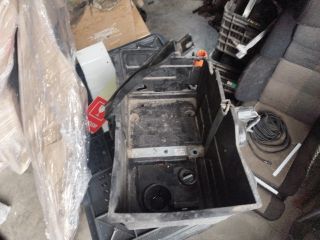 bontott FORD FOCUS II Akkumulátor Tartó