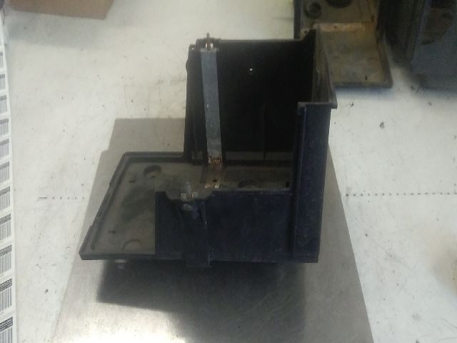 bontott FORD FOCUS II Akkumulátor Tartó