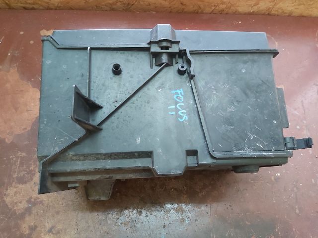 bontott FORD FOCUS II Akkumulátor Tartó