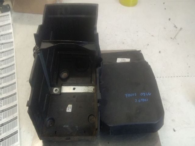 bontott FORD FOCUS II Akkumulátor Tartó