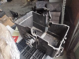 bontott FORD FOCUS II Akkumulátor Tartó