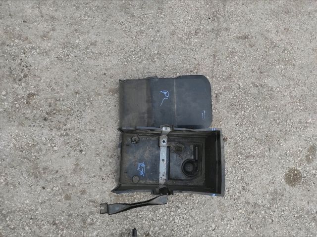 bontott FORD FOCUS II Akkumulátor Tartó