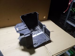 bontott FORD FOCUS II Akkumulátor Tartó