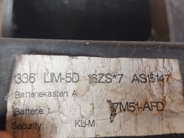 bontott FORD FOCUS II Akkumulátor Tartó