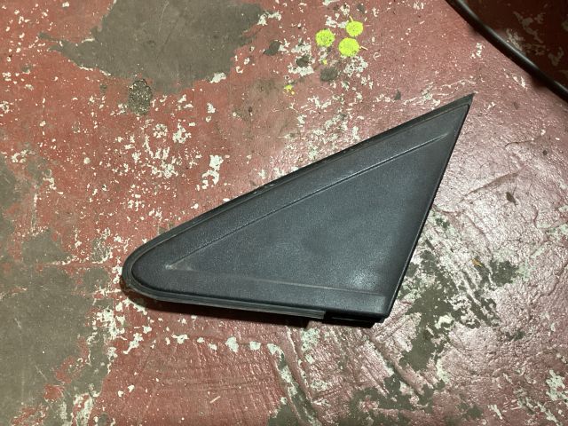 bontott FORD FOCUS II Bal A Oszlop Burkolat