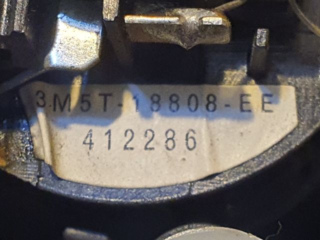 bontott FORD FOCUS II Bal A Oszlop Hangszóró Burkolat