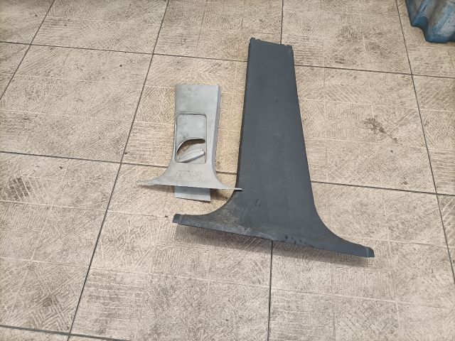 bontott FORD FOCUS II Bal B Oszlop Burkolat