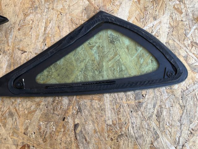 bontott FORD FOCUS II Bal C Oszlop Oldalablak Üveg