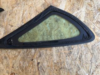 bontott FORD FOCUS II Bal C Oszlop Oldalablak Üveg