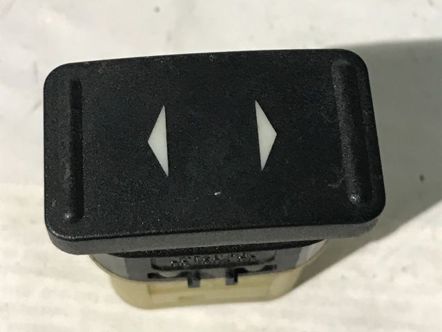 bontott FORD FOCUS II Bal első Ablakemelő Kapcsoló