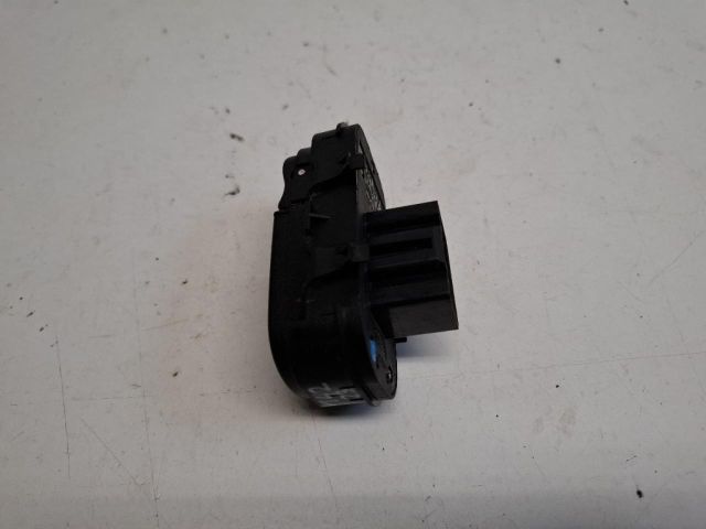 bontott FORD FOCUS II Bal első Ablakemelő Kapcsoló