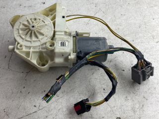 bontott FORD FOCUS II Bal első Ablakemelő Motor