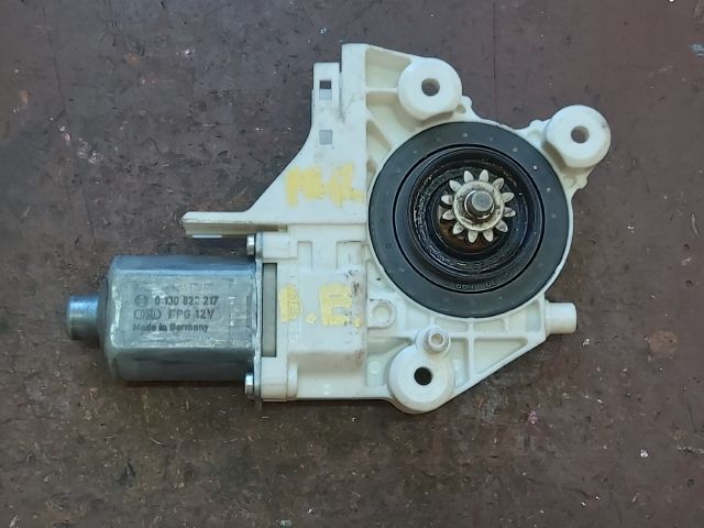bontott FORD FOCUS II Bal első Ablakemelő Motor