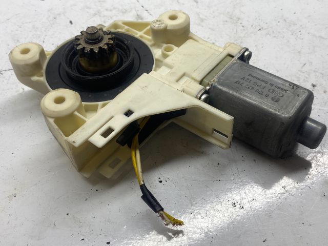 bontott FORD FOCUS II Bal első Ablakemelő Motor