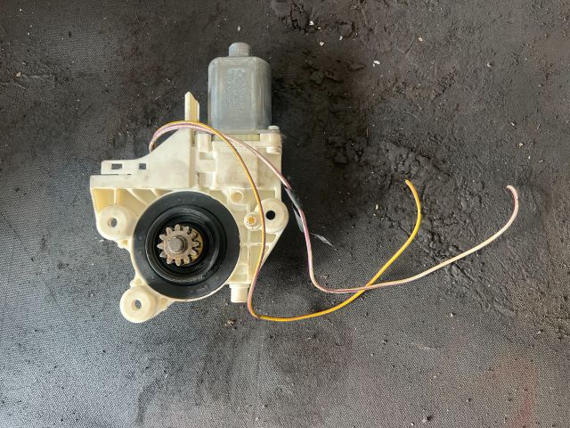 bontott FORD FOCUS II Bal első Ablakemelő Motor