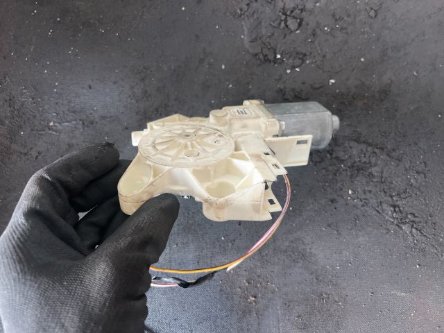 bontott FORD FOCUS II Bal első Ablakemelő Motor