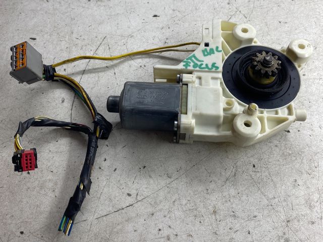 bontott FORD FOCUS II Bal első Ablakemelő Motor