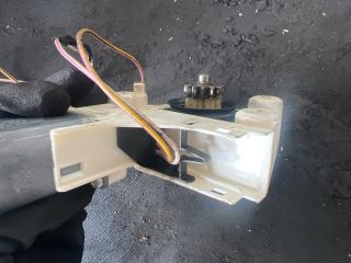 bontott FORD FOCUS II Bal első Ablakemelő Motor