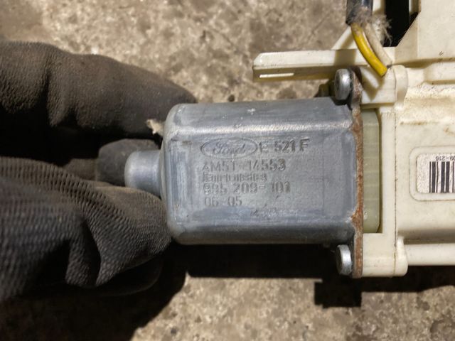 bontott FORD FOCUS II Bal első Ablakemelő Motor