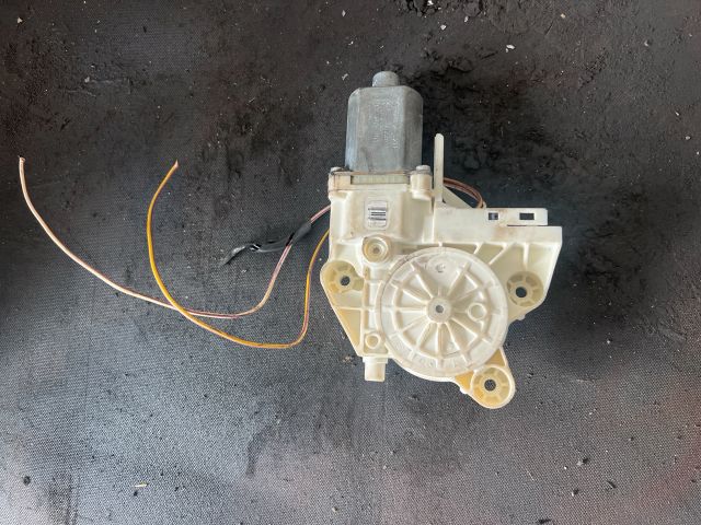 bontott FORD FOCUS II Bal első Ablakemelő Motor