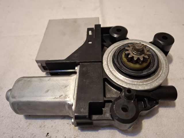 bontott FORD FOCUS II Bal első Ablakemelő Motor