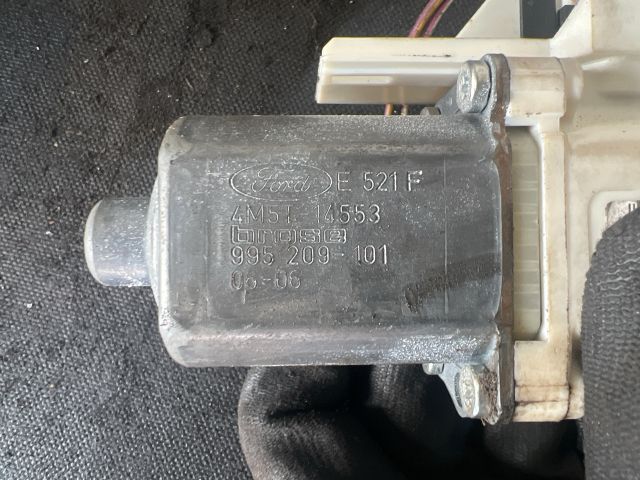 bontott FORD FOCUS II Bal első Ablakemelő Motor