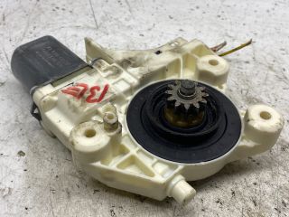 bontott FORD FOCUS II Bal első Ablakemelő Motor