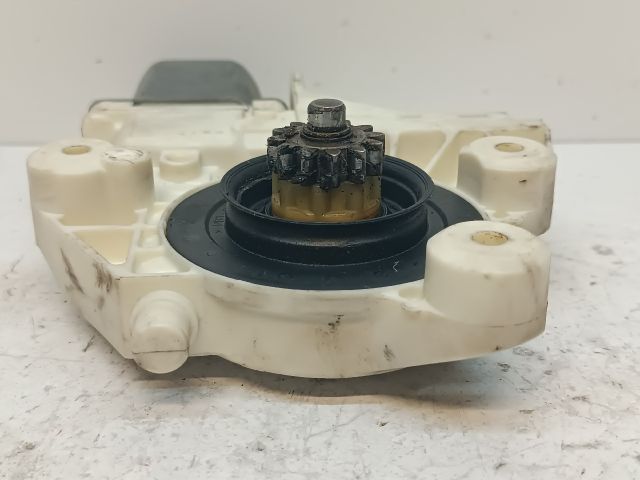 bontott FORD FOCUS II Bal első Ablakemelő Motor